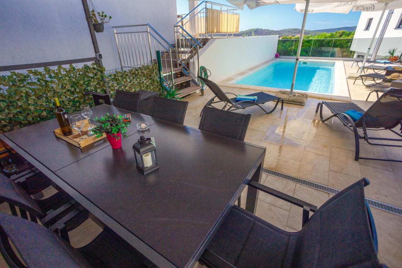 Apartment Jerry With Private Pool 밀나 외부 사진